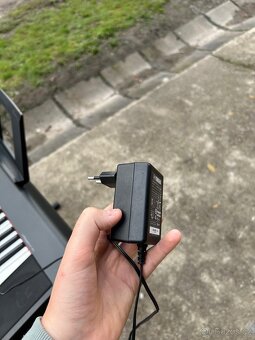 Yamaha Piaggero piano - 4