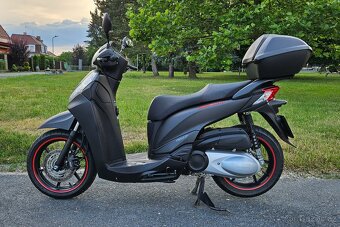 Honda SH 300i - 4