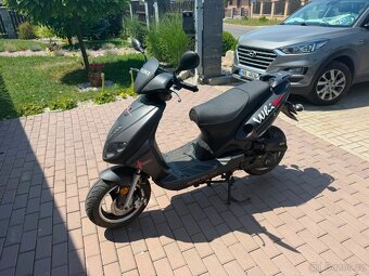Prodám skútr Yuki - 4