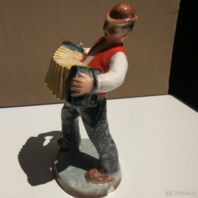 Keramická soška Harmonikář - Ditmar Urbach - 4