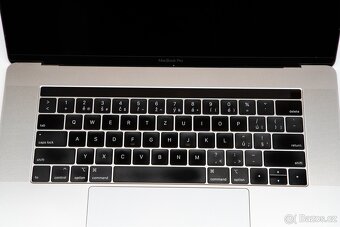 Macbook Pro 16 (2019) + obal v ceně - 4