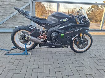 Yamaha yzf R6 - 4