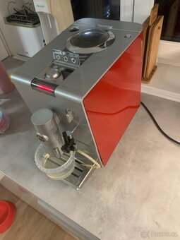 Kávovar Jura Ena 5 plněautomatický - 4