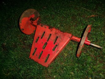 Prodám díly na zahradní frézu zn.TERA-VARI a další. Prodám ř - 4