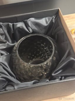 Luxusní designová váza z foukaného skla – kouřový odstín - 4