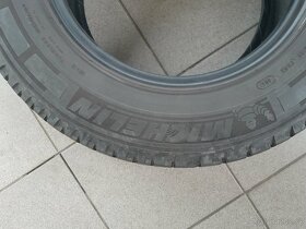 Celoroční pneu Michelin 215/70/15 - 4