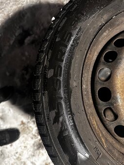Zánovní pneu Nokian 195/65R15 91T disky 5x112 - 4