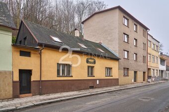 Prodej domu se zahradou a dvougaráží k bydlení i investici v - 4
