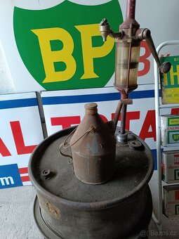 Starý sud 30. Léta, značeny s pumpou, 200l dekorace - 4