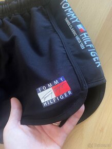 Dámské/dívčí nové kraťasy Tommy Hilfiger - 4