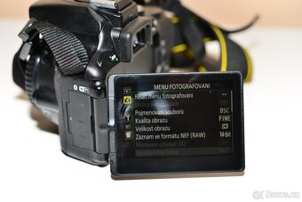 Nikon D5600 + příslušenství ( 1xxx exp.) - 4