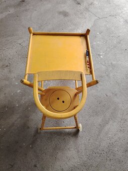 Dětská jídelní židlička na renovaci - 4
