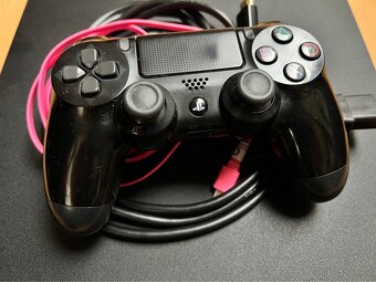 PS4 PRO 1TB - 4