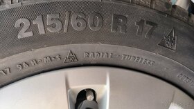 Mercedes-benz pneu s disky kryty a snímače TPMS 215/60 R17 - 4
