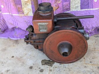 Stabilní motor Deutz značený orlicí - 4