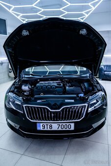 Škoda Superb 2.0 tdi 110kw dsg Top stav - 4