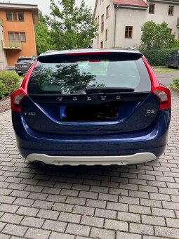 Prodám V60 D3, r.v. 2011, sada litých kol navíc - 4