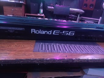 Roland E-56 - 4