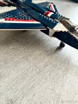 LEGO Creator 31039 - Stíhačka Blue Power - 4