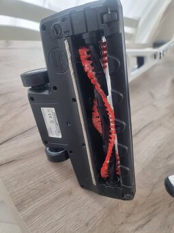 Rowenta tyčový vysavač - 4