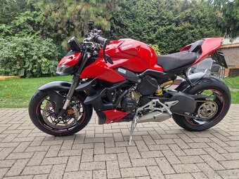 DUCATI STREETFIGHTER V4 - 4