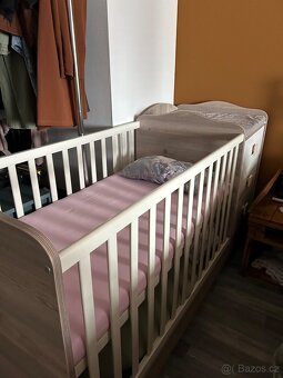 Dětská postýlka s přebalovacím pultem - 4