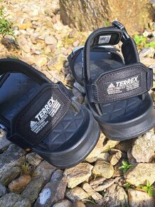 Prodám nové pánské sandály-páskové boty Adidas Terrex vel.43 - 4