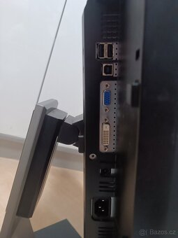Monitor Dell 2209WA - 4