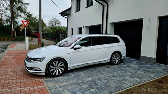 VW PASSAT biTDi B8 176KW CZ servisní kniha - 4