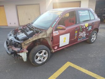 Závodní Škoda fabia - 4