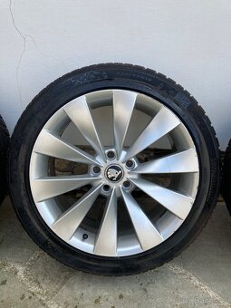 Škoda Superb 3, alu kola Pegasus 235/45/R18 se zimní pneu - 4