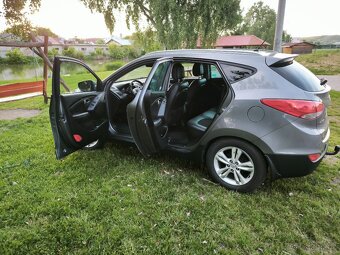 Hyundai ix35,2.0CRDI,135Kw,4x4,146tis km,tažné,původ ČR - 4
