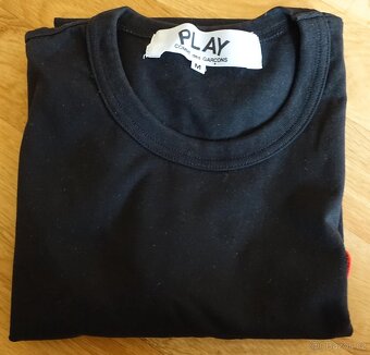 Originální tričko Comme des Garçons Play srdce – vel. M – če - 4