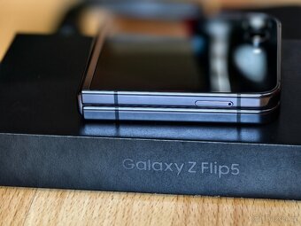 Samsung Galaxy Z flip5 8/512 GB top stav,zár. - 4