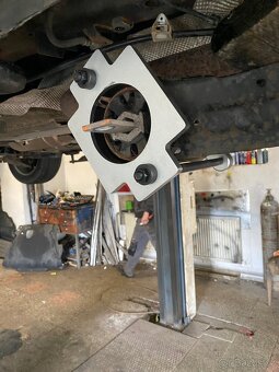 LISOVACÍ STAHOVÁK ZADNÍHO POUZDRA KYVADLA FORD VOLVO MK4 - 4