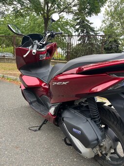 Honda PCX 125 rok 2021 červená - 4