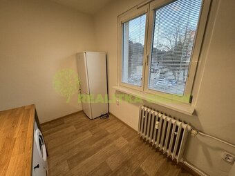 Pronájem bytu 2+1 Vsetín, ul. Luh, balkon, CP 53 m2 - 4