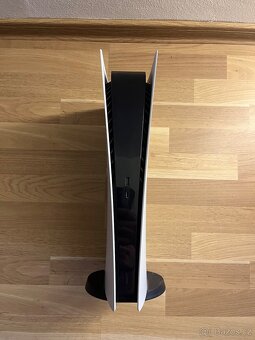 PlayStation 5 Digital(825GB)+2 ovladače, sluchátka - 4
