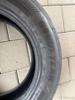 Pneu 215/60r17 - letní GoodYear -nové - 4