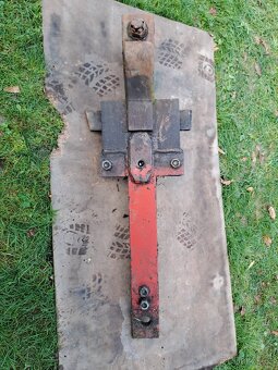 Unhz500 spodní závěs. - 4