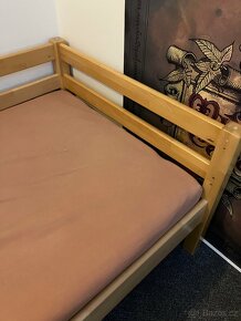 Dřevěná postel DOMESTAV masiv - 4