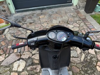 Aprilia sr125 - 4