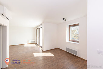 Pronájem moderního bytu 2+kk s lodžií – 84 m², Langrova, Šum - 4