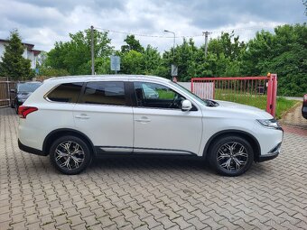 Mitsubishi Outlander 2.0 MIVEC, KAMERA rok 2016 - 4