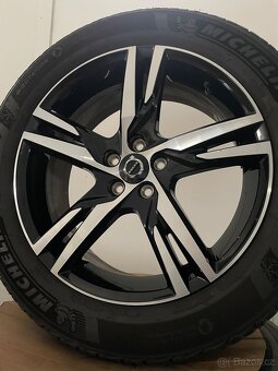 Orig zimní Volvo XC60 R-design r19 + 235/55/19 95% - 4