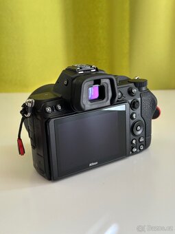 Prodám Nikon Z5 + objektiv Nikkor Z 40 mm f/2 - 4