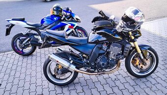 Kawasaki Z1000 - 4