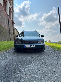 Volkswagen Bora Variant 2.3 V5 125kw AQN Highline - 4