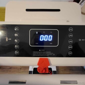 Běžecký pás HRS T-330 (sklopný systém, do 120kg, š. 42cm) - 4