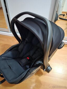 Kočárek Bugaboo fix cub + autosedačka 0-12 m. - 4